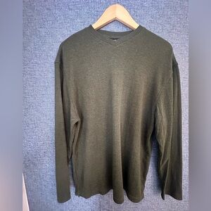 George Men's V-Neck Sweater in Forest Green